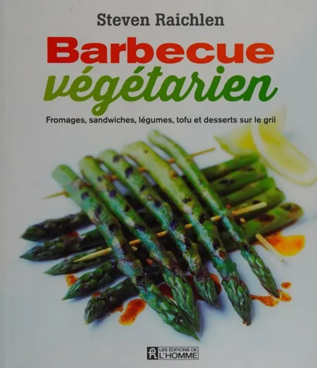 Barbecue végétarien: fromages, sandwiches, légumes, tofu et desserts sur le gril cover